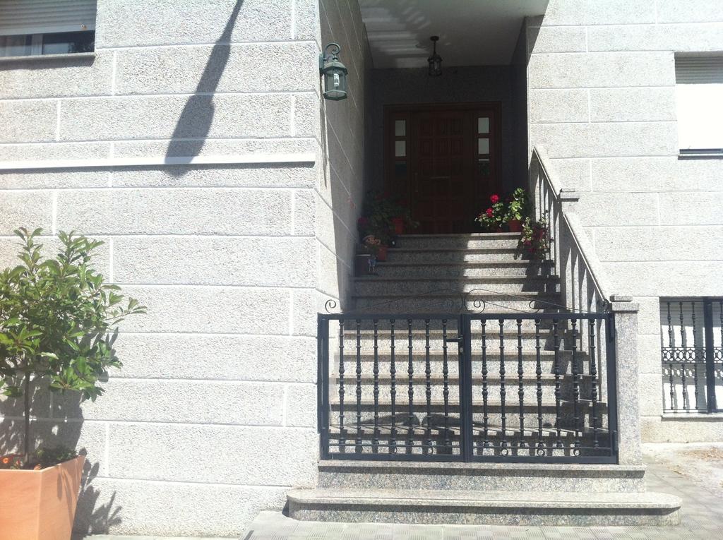 Hostal Meson Do Loyo Portomarin Exteriör bild
