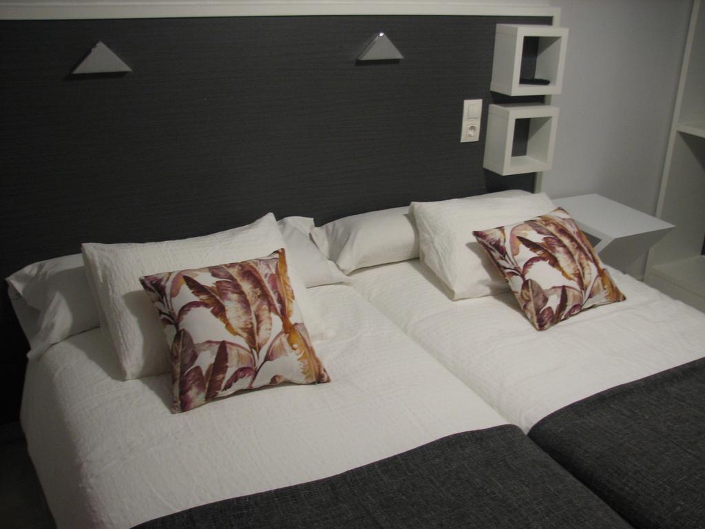 Hostal Meson Do Loyo Portomarin Rum bild