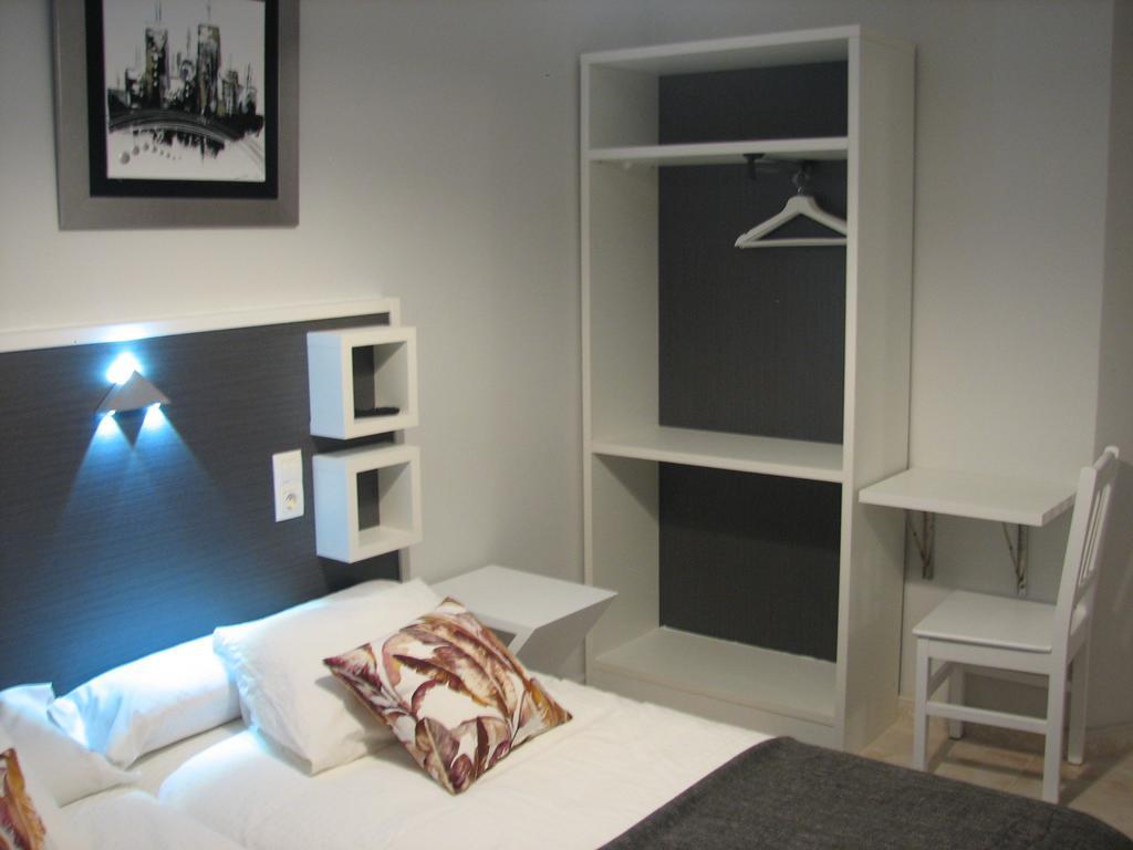 Hostal Meson Do Loyo Portomarin Rum bild