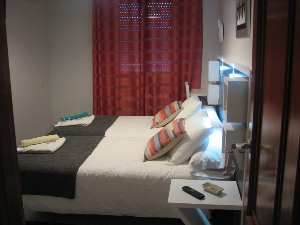 Hostal Meson Do Loyo Portomarin Rum bild